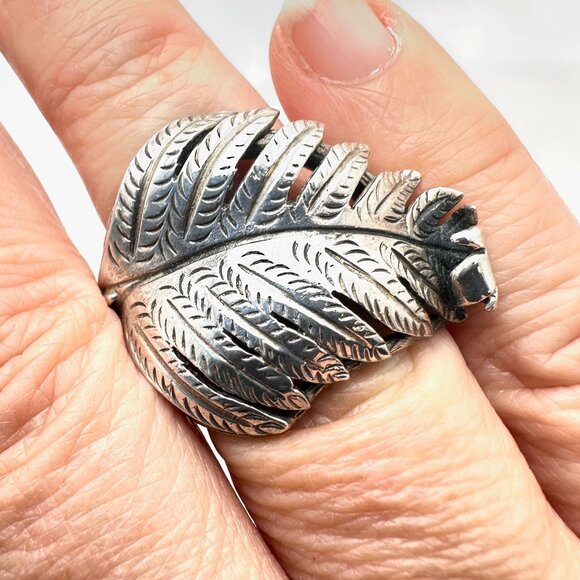 Ilaria Sterling Silver Leaf Ring Size 7 Unqiue Design 12 Grams - Picture 1 of 4